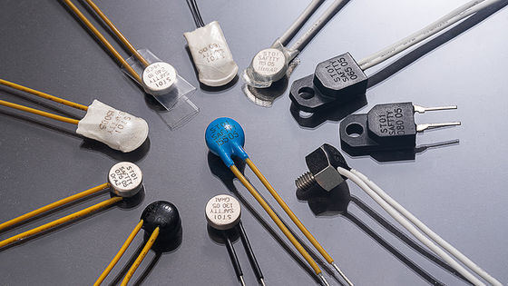 ST01 Bezpiecznik termiczny SO6 Przełącznik temperatury z zakresem 50-250℃ Normalnie zamknięty lub otwarty Automatyczny lub ręczny reset